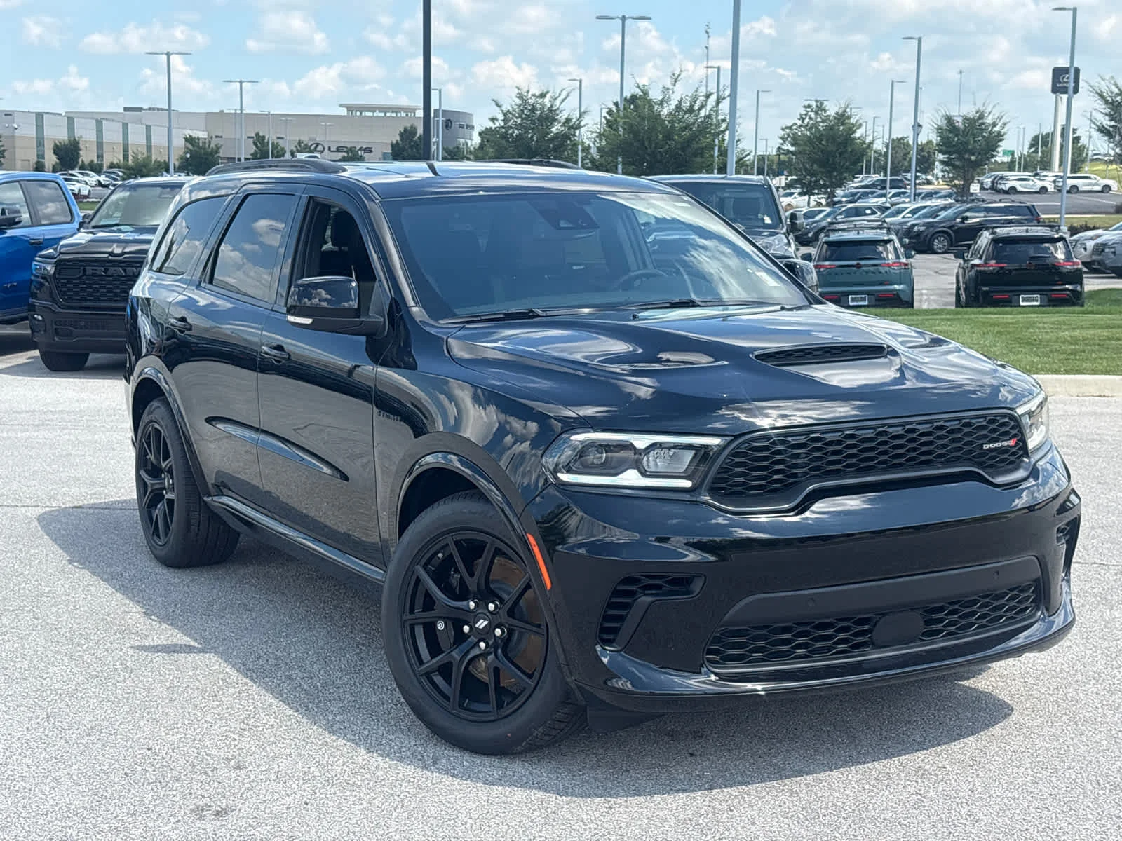 New 2026 Diamond Black Clear-Coat Exterior Paint Dodge GT Plus HEMI V8 image 2