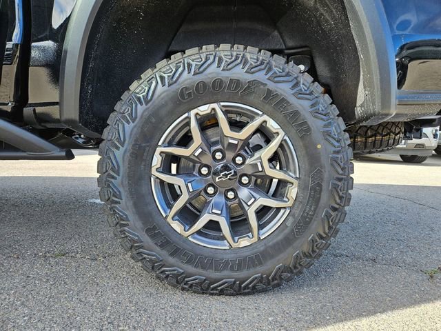2026 Chevrolet Colorado ZR2 - Photo 16
