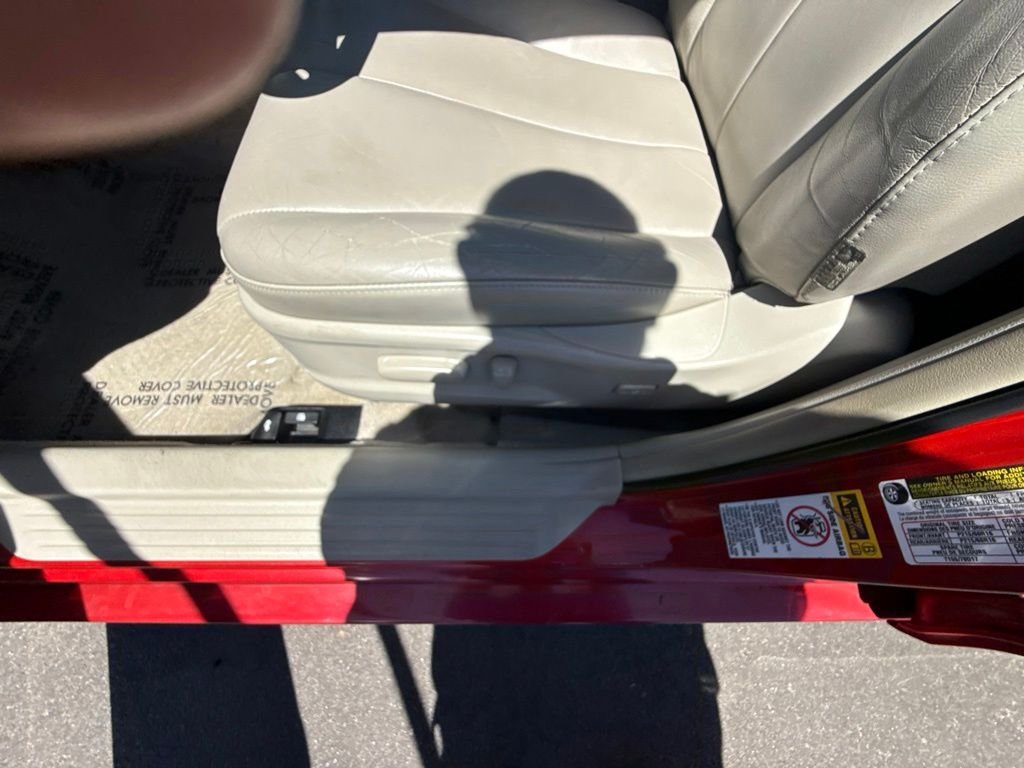 Used 2007 Red Toyota XLE image 15