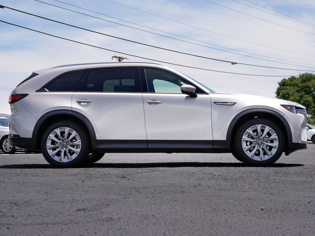 New 2026 Platinum Quartz Mazda Preferred image 13