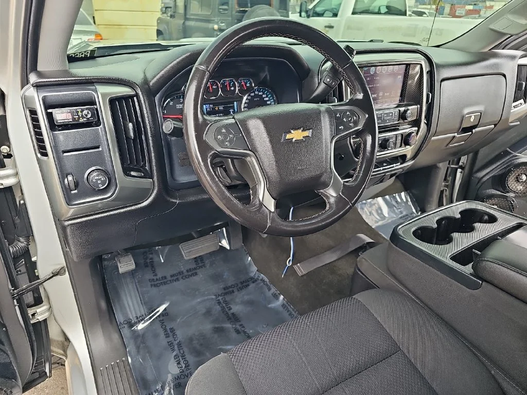 Used 2018 Silver Chevrolet LT image 15