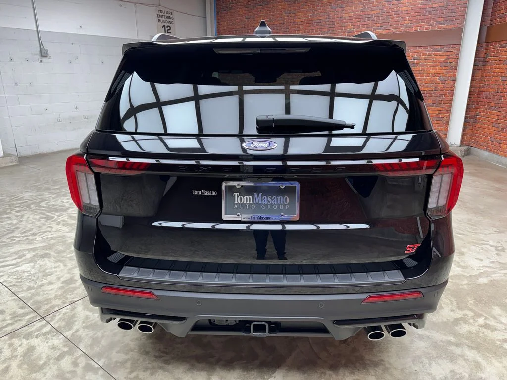 New 2026 Agate Black Metallic Ford ST image 4