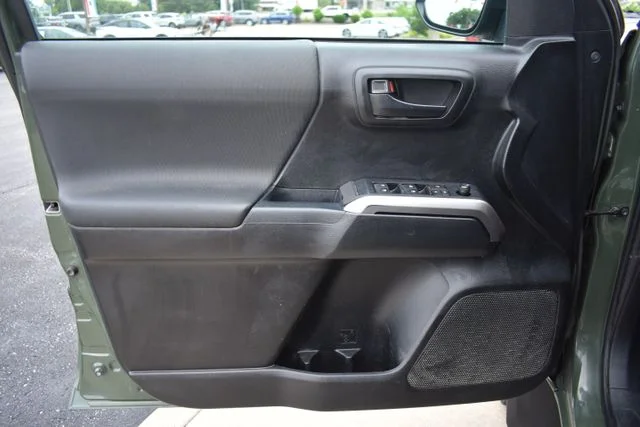 Used 2021 Green Toyota SR5 image 9