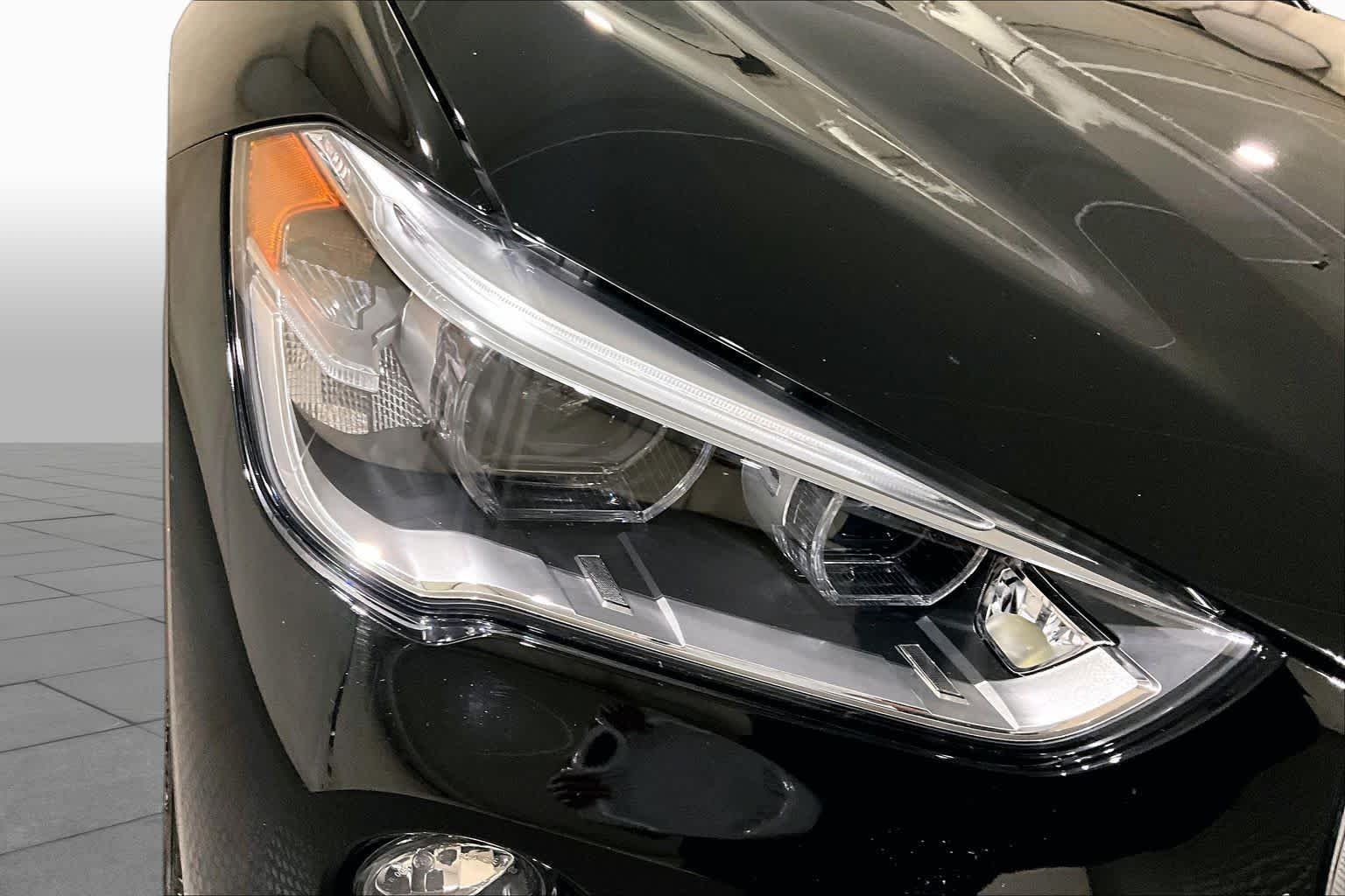 Used 2019 Jet Black BMW xDrive28i image 26
