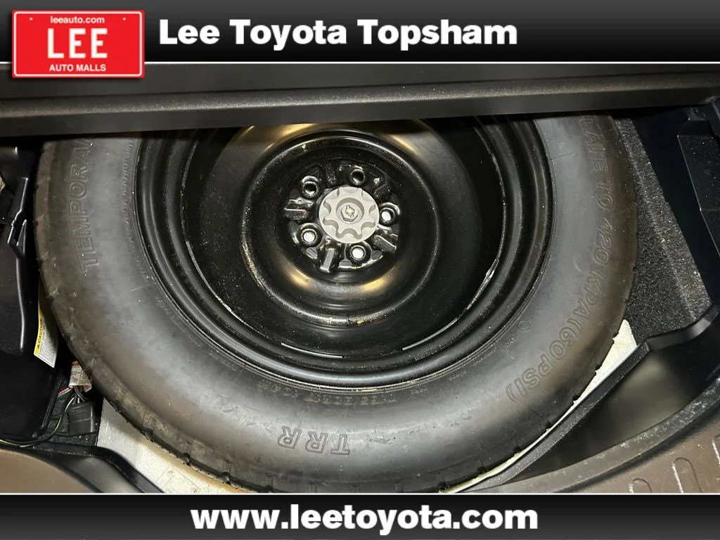 Used 2017 Magnetic Gray Metallic Toyota XLE image 19