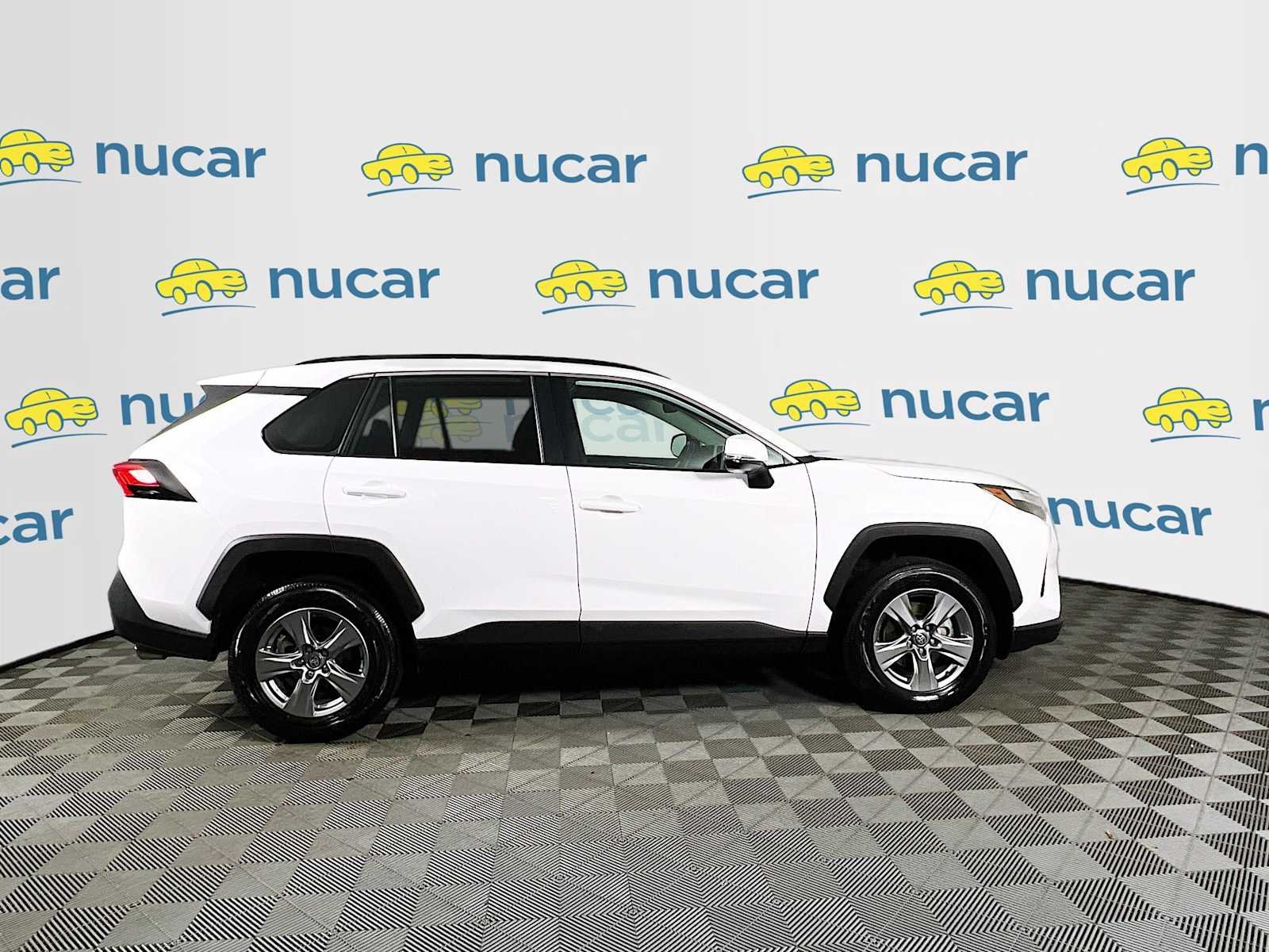 Used 2025 Ice Cap Toyota XLE image 8