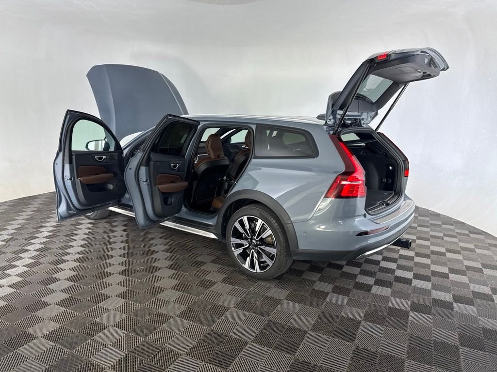 Used 2023 Gray Volvo Ultimate image 21