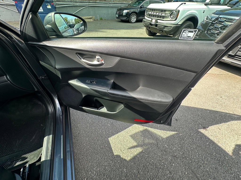 Used 2020 Gray Kia LXS image 23