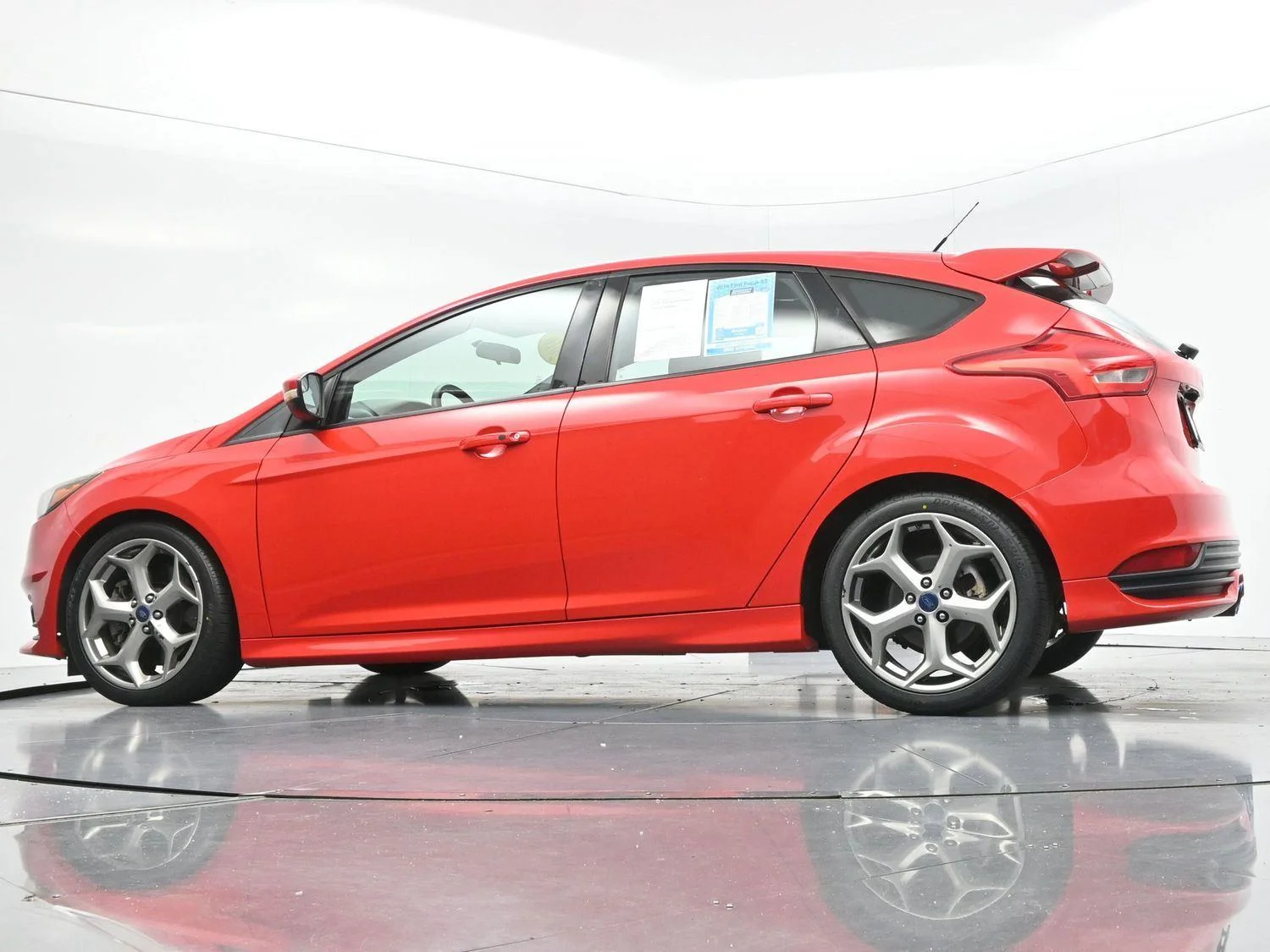 Used 2016 Race Red Ford ST image 44