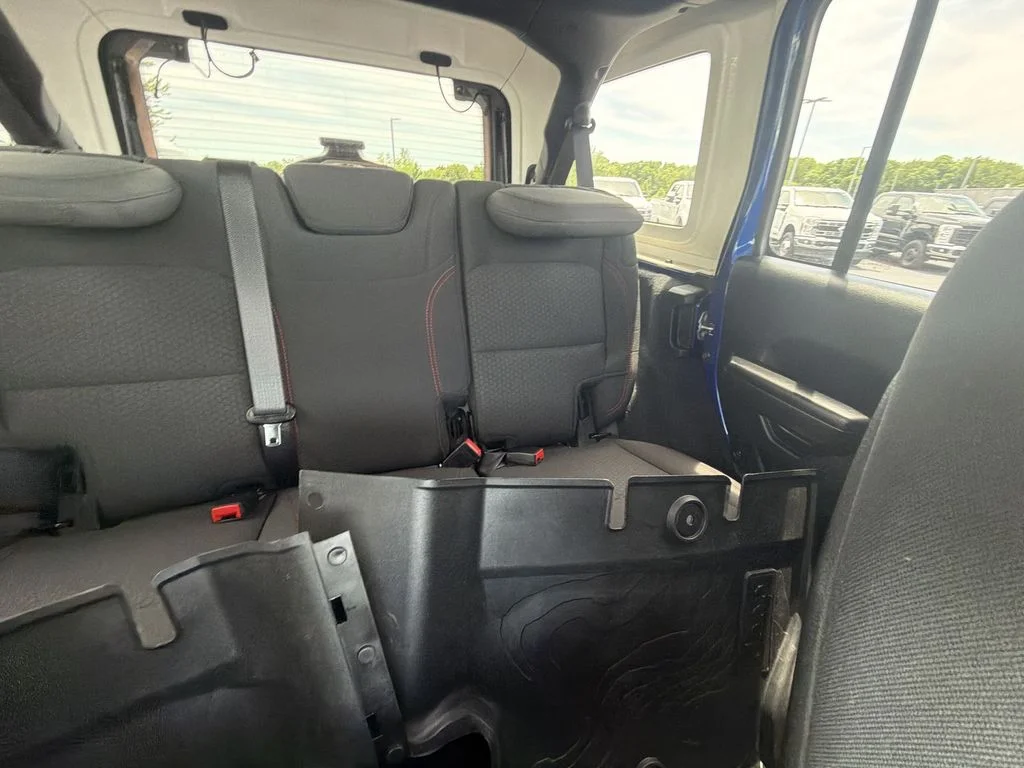 Used 2019 Blue Jeep Unlimited Rubicon image 14