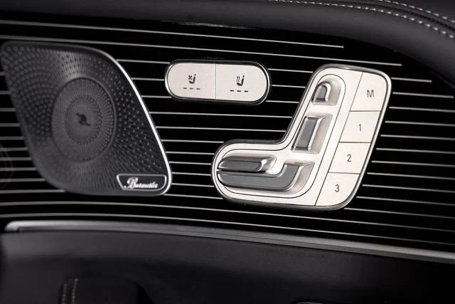 Used 2021 Maybach Two-Tone Paint Iridium Silver/Selenite Gre Mercedes-Benz Maybach GLS 600 image 74