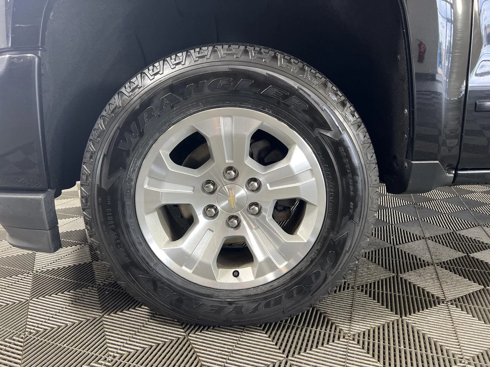 Used 2018 Black Chevrolet LT image 9