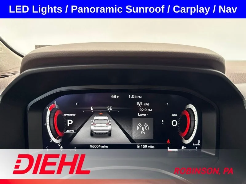 Used 2021 Gold Nissan Platinum image 31
