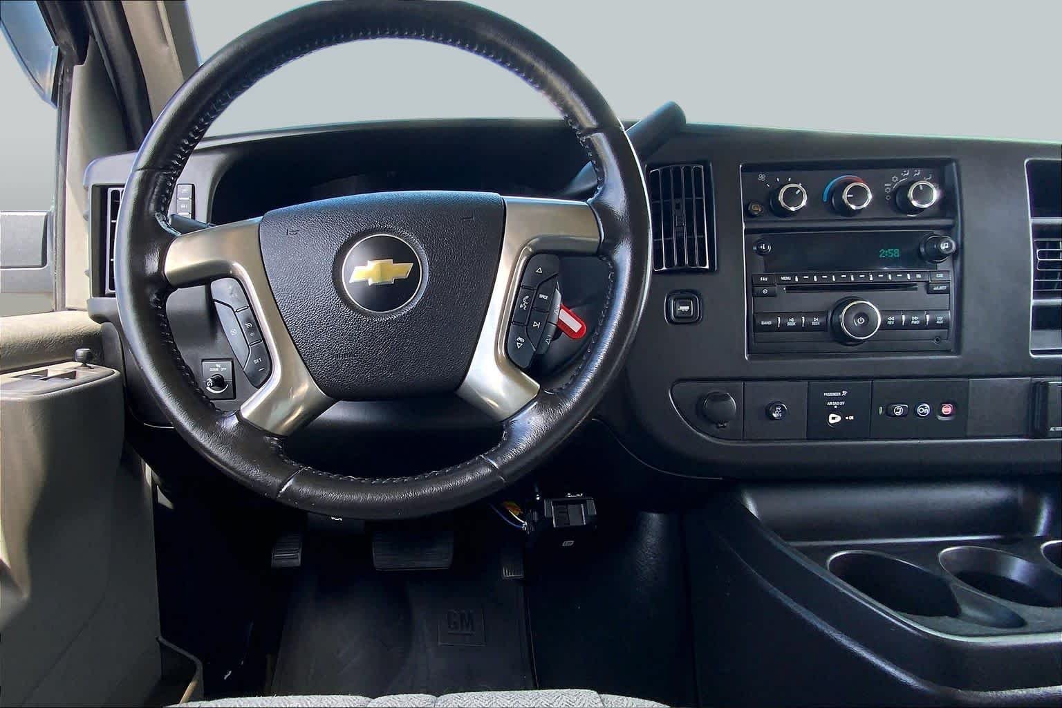 Pre-Owned 2018 Chevrolet Express Passenger LT