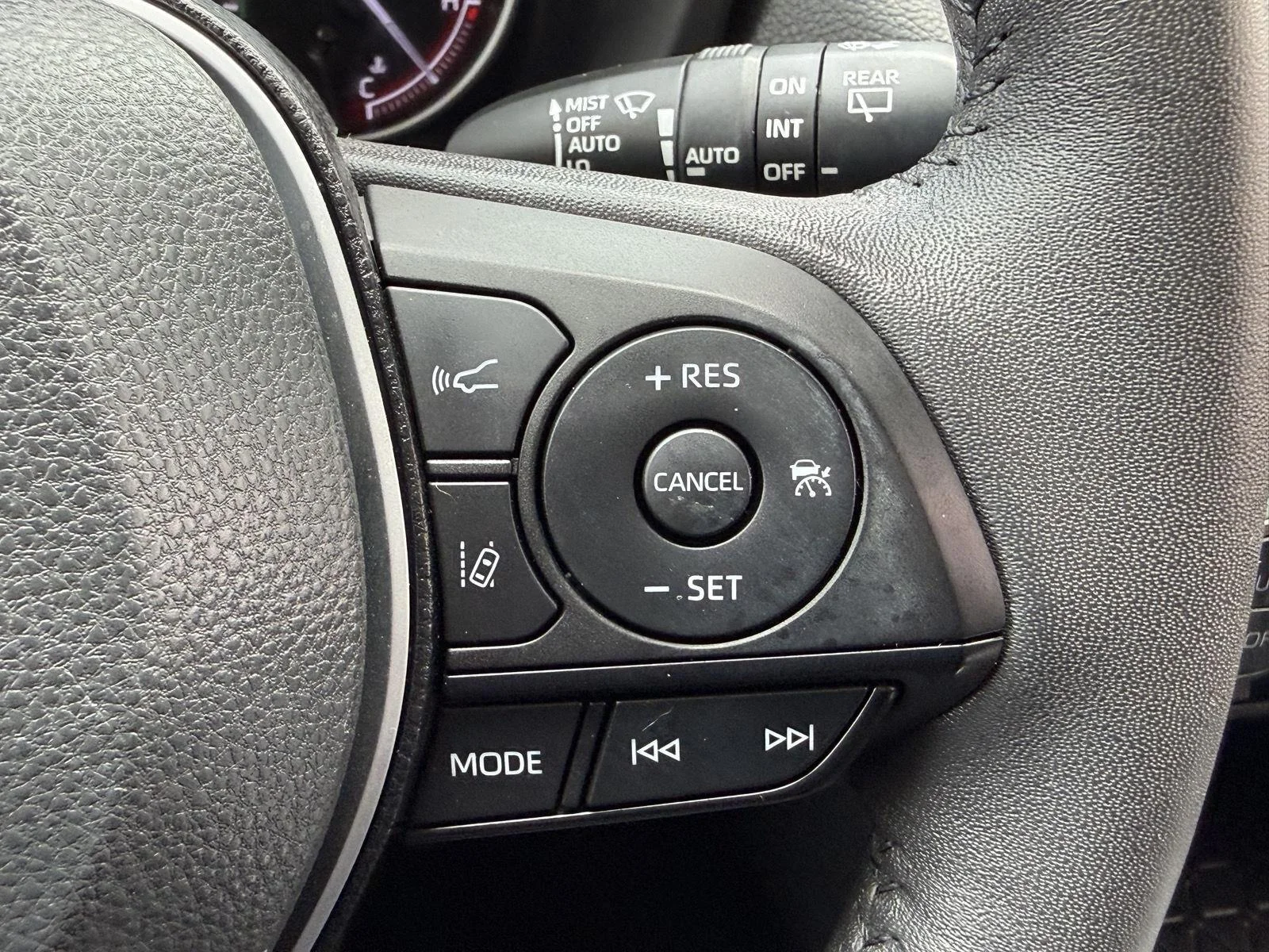 Used 2023 Ice Cap Toyota XLE image 27