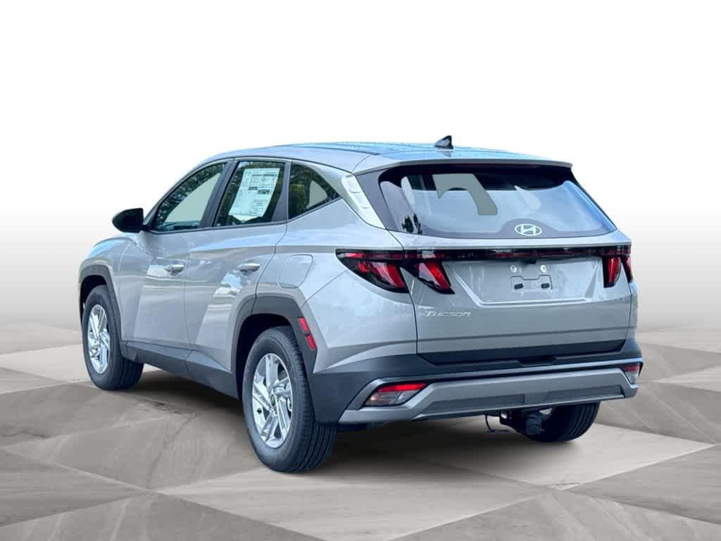 New 2026 Shimmering Silver Hyundai SE FWD image 6