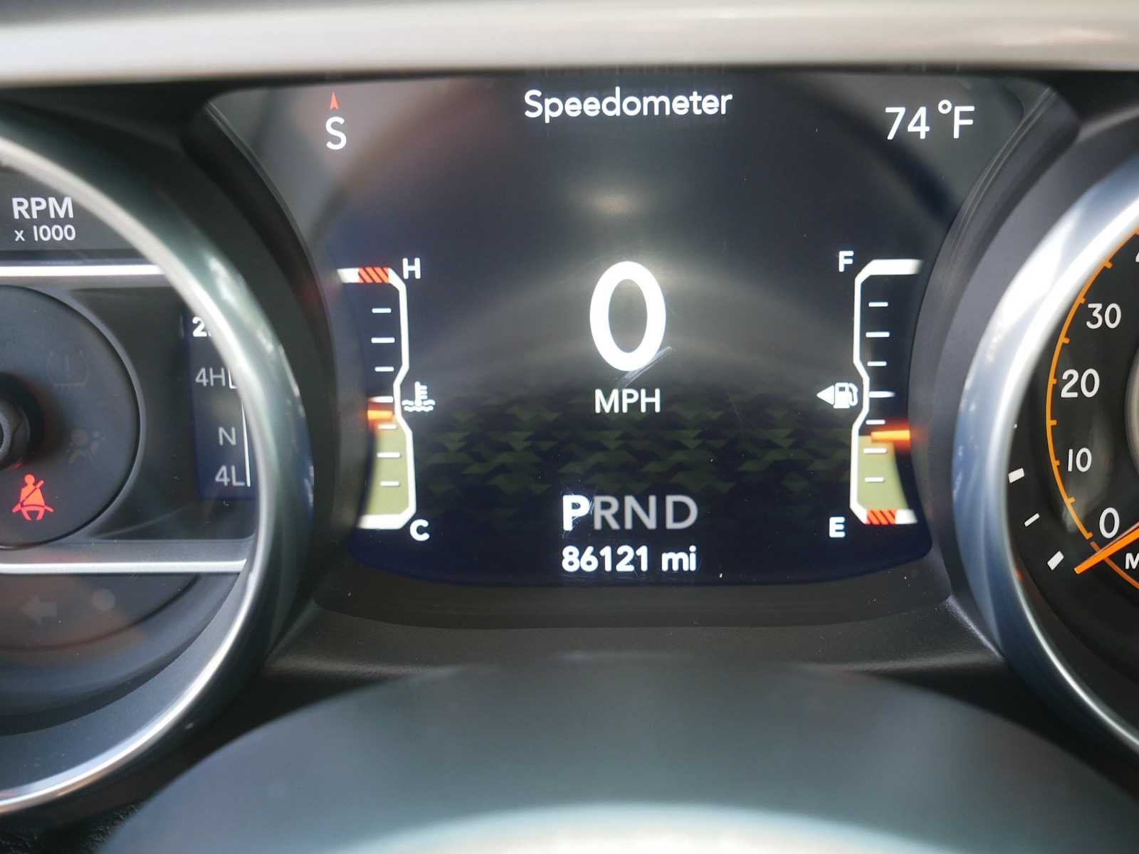 Used 2018 Bright White Jeep Sahara image 21