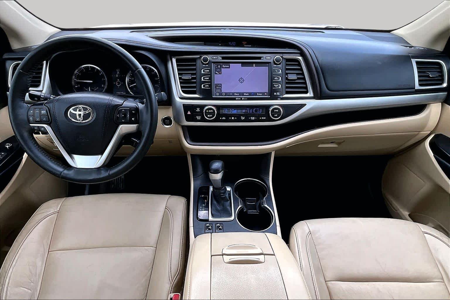 Used 2015 Blizzard Pearl Toyota XLE image 15