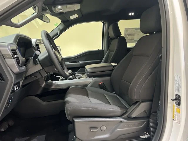 New 2026 Oxford White Ford XLT image 44