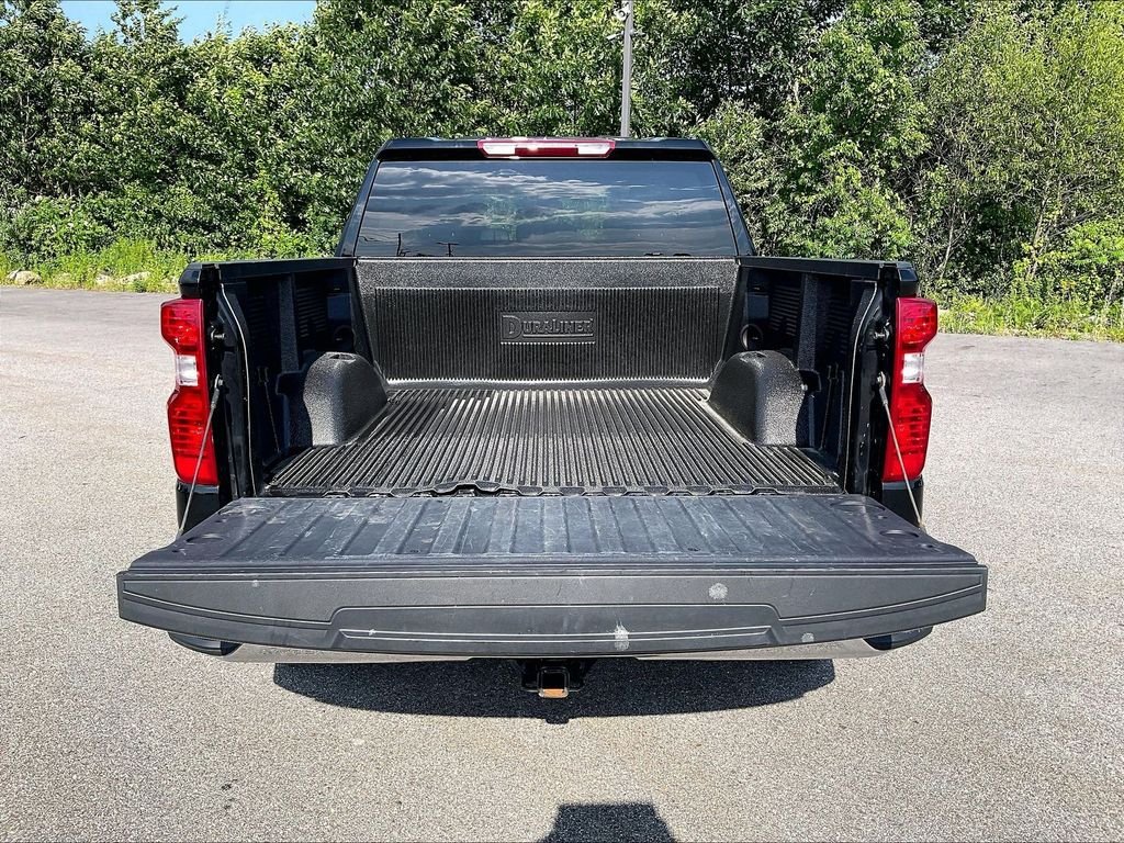 Used 2025 Black Chevrolet LT image 34