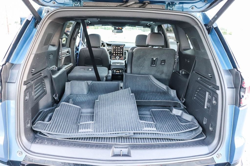 Used 2025 Downpour Metallic GMC Denali image 29