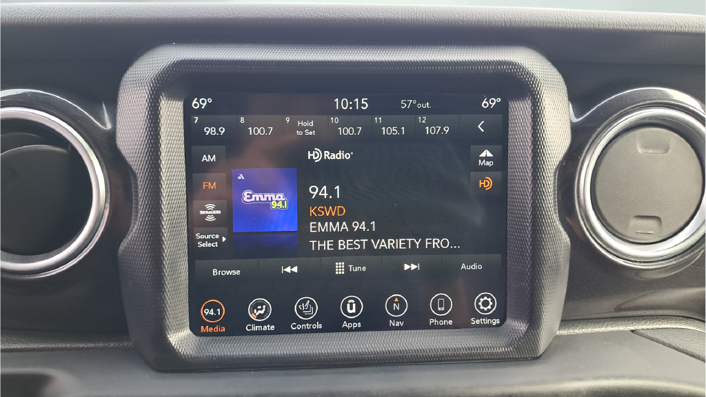 Used 2020 Black Jeep Unlimited Sahara Altitude image 20