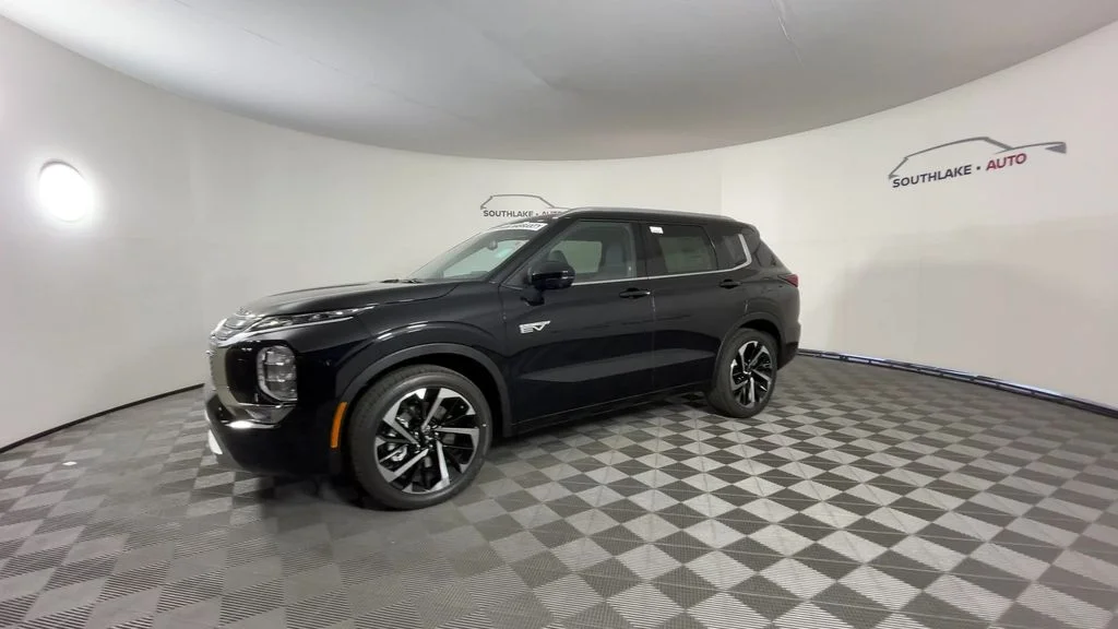 New 2025 Black Mitsubishi SEL S-AWC image 5