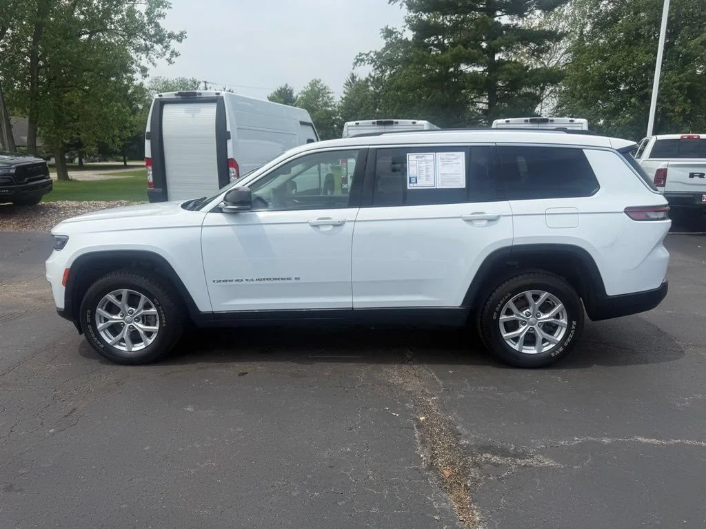 Used 2023 White Jeep Limited image 9