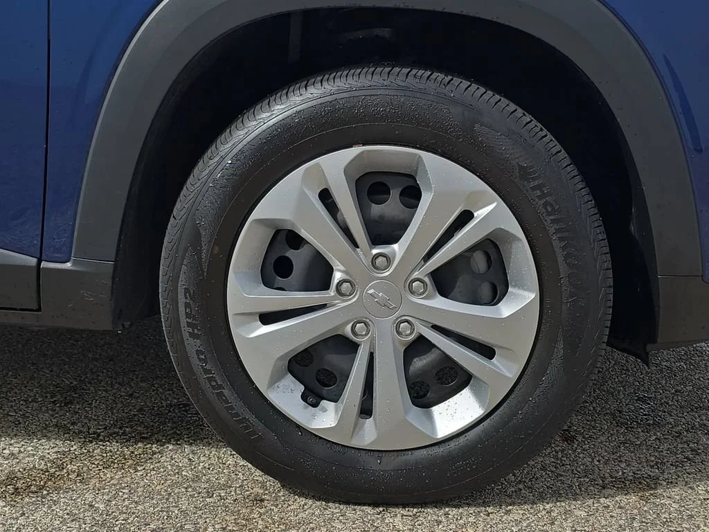 2024 Chevrolet Trax LS - Photo 34