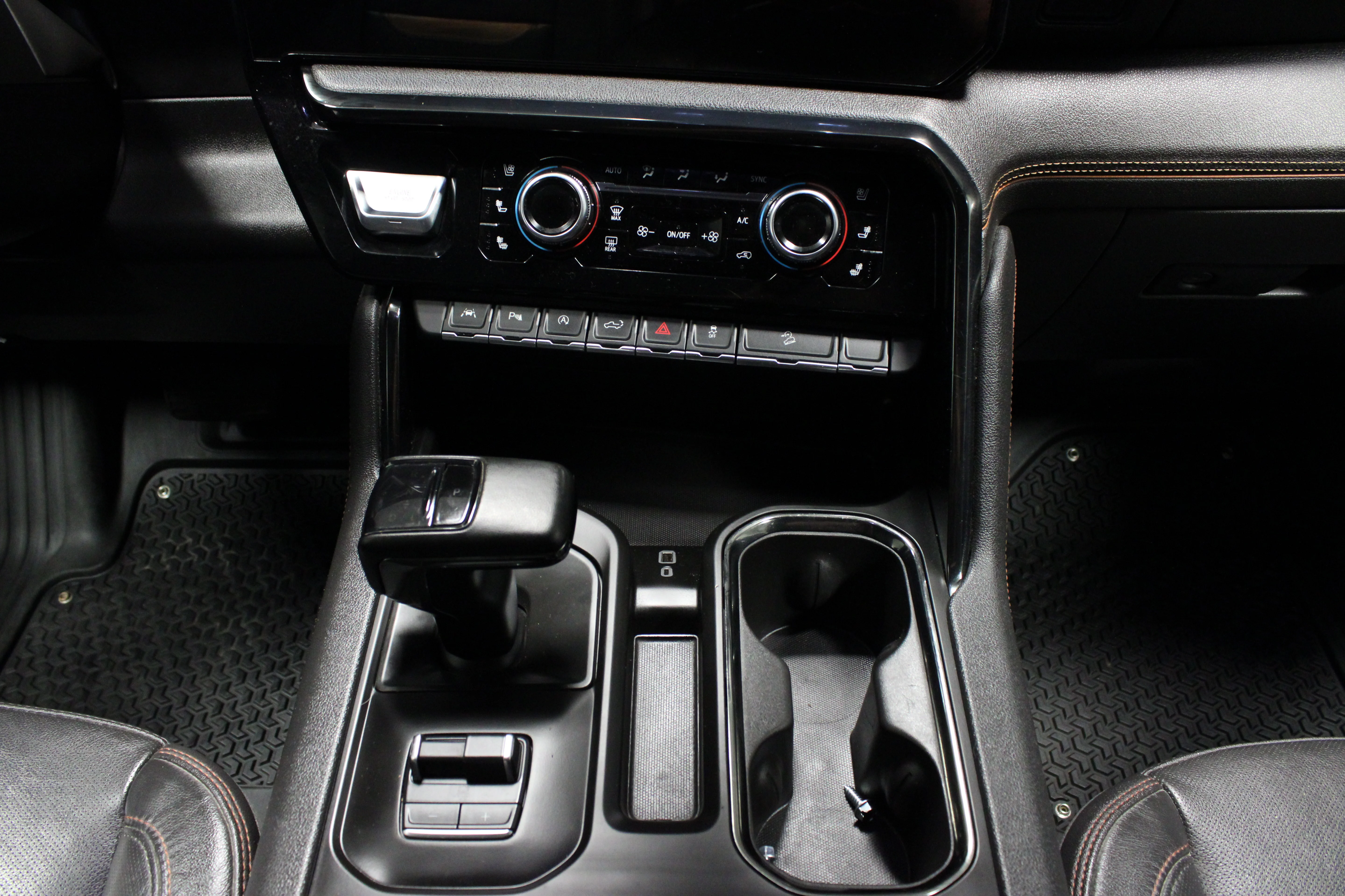 Used 2023 Onyx Black GMC AT4 image 21