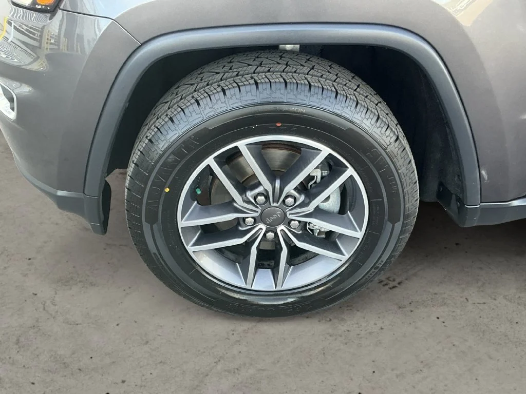 Used 2020 Gray Jeep Limited image 13