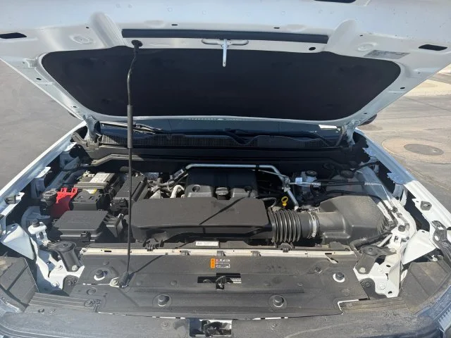 Used 2024 White GMC AT4 image 22
