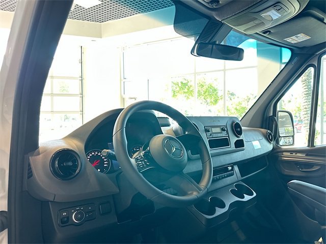 New 2026 Arctic White Mercedes-Benz Cargo 170 WB image 37