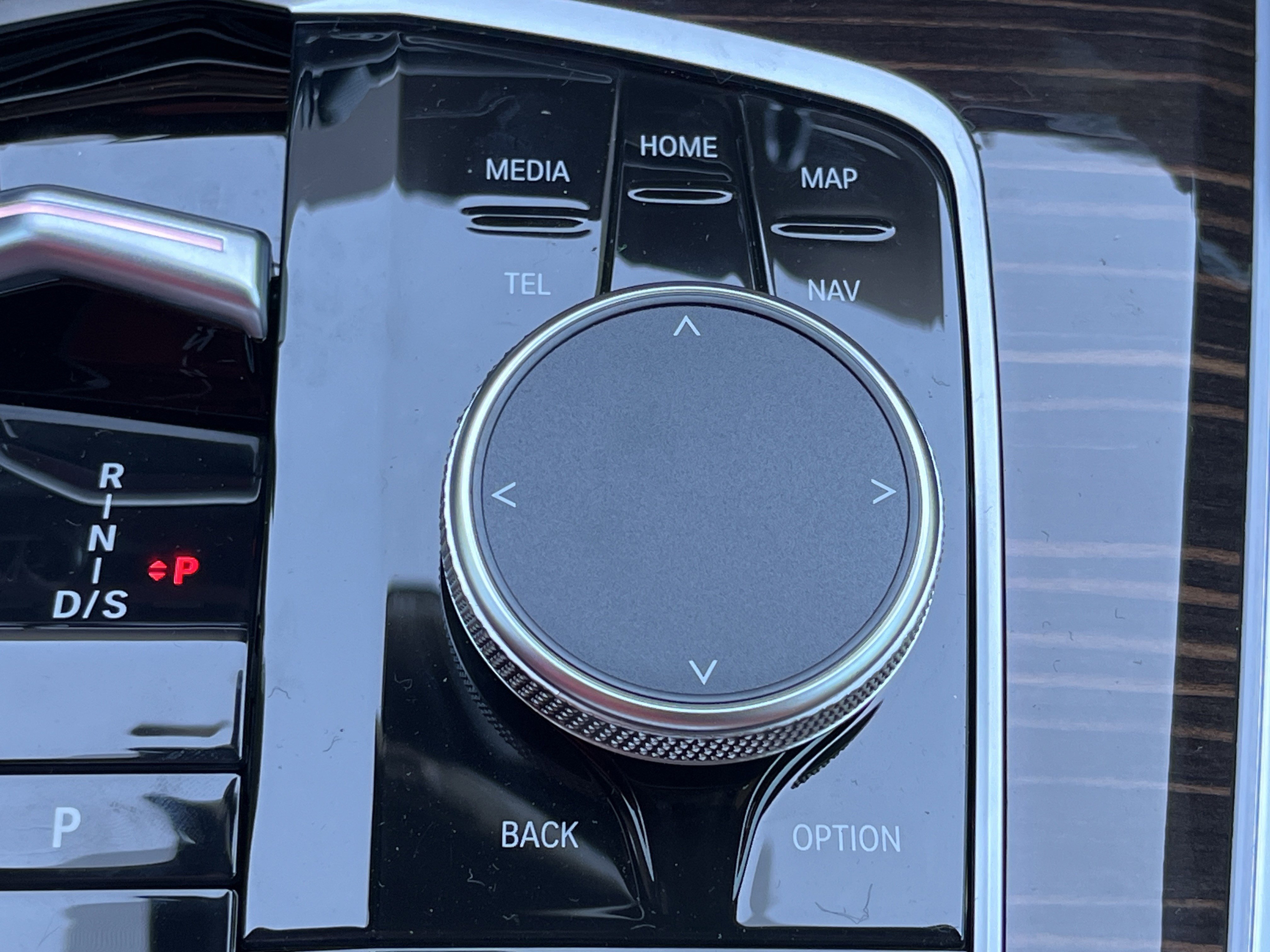 New 2026 Dravit Grey Metallic BMW xDrive50e image 8