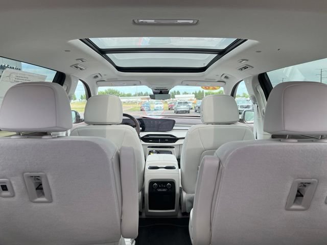 New 2026 Cherry Red Tintcoat Buick Avenir image 18