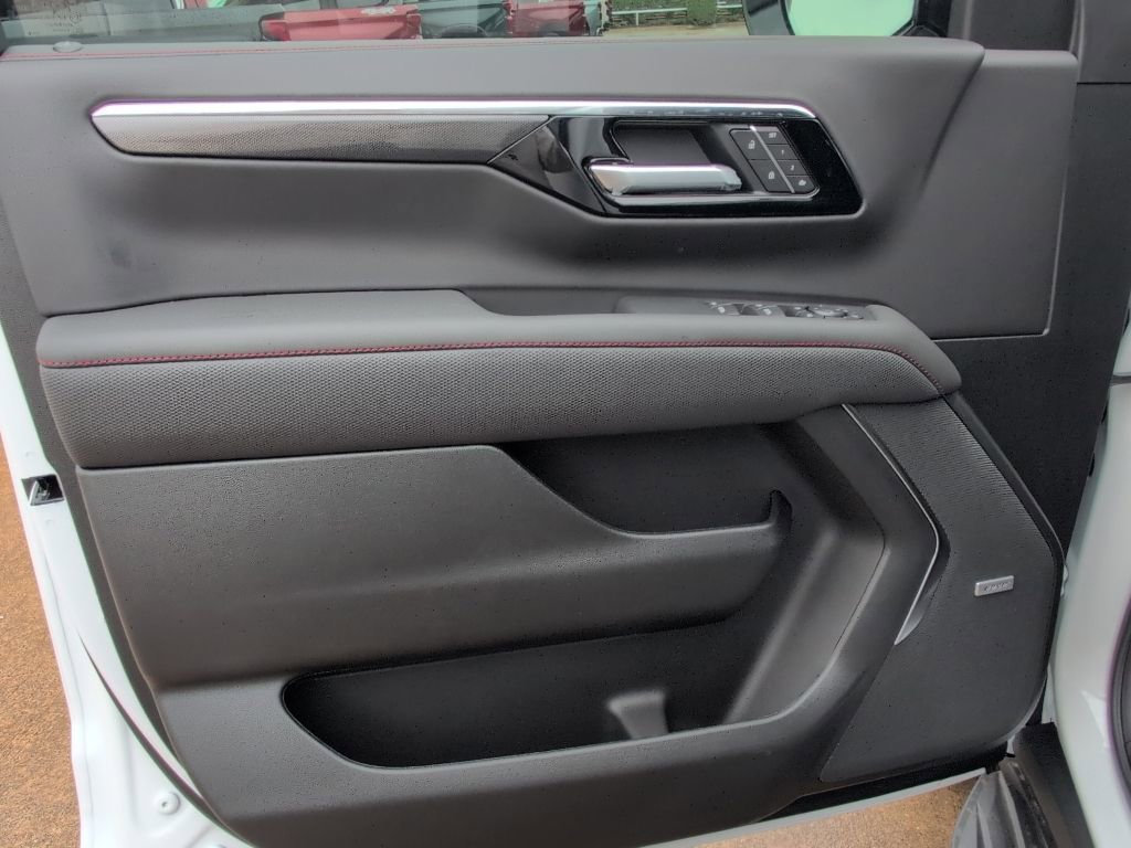 2026 Chevrolet Suburban RST - Photo 17