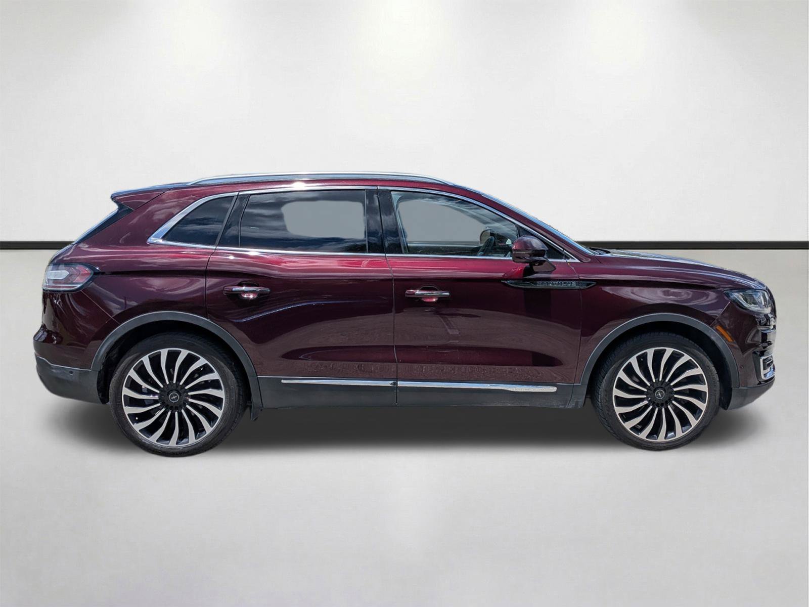 Used 2019 Burgundy Velvet Metallic Tinted Clearcoat Lincoln Black Label image 3