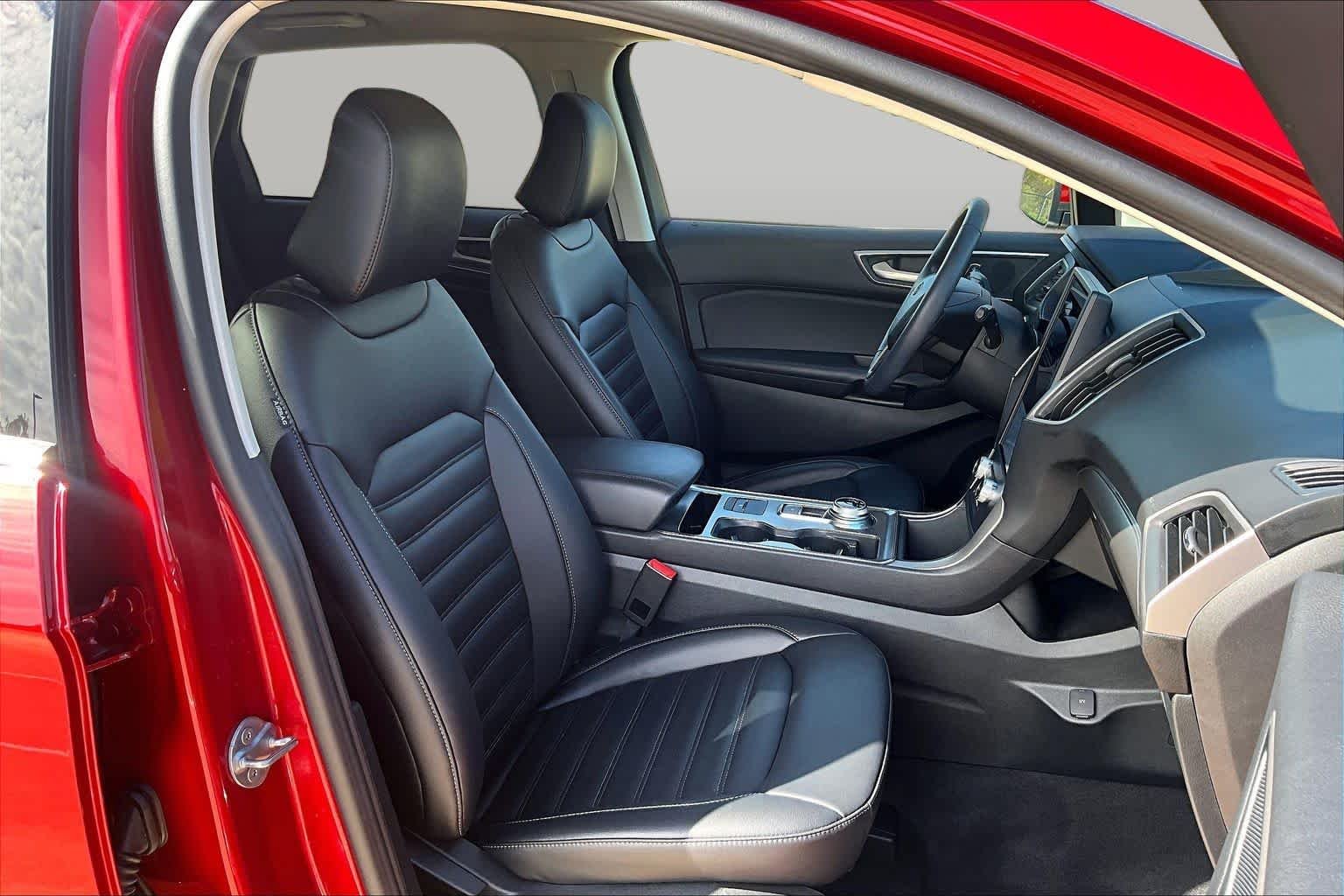 Used 2022 Rapid Red Metallic Tinted Clearcoat Ford SEL image 9