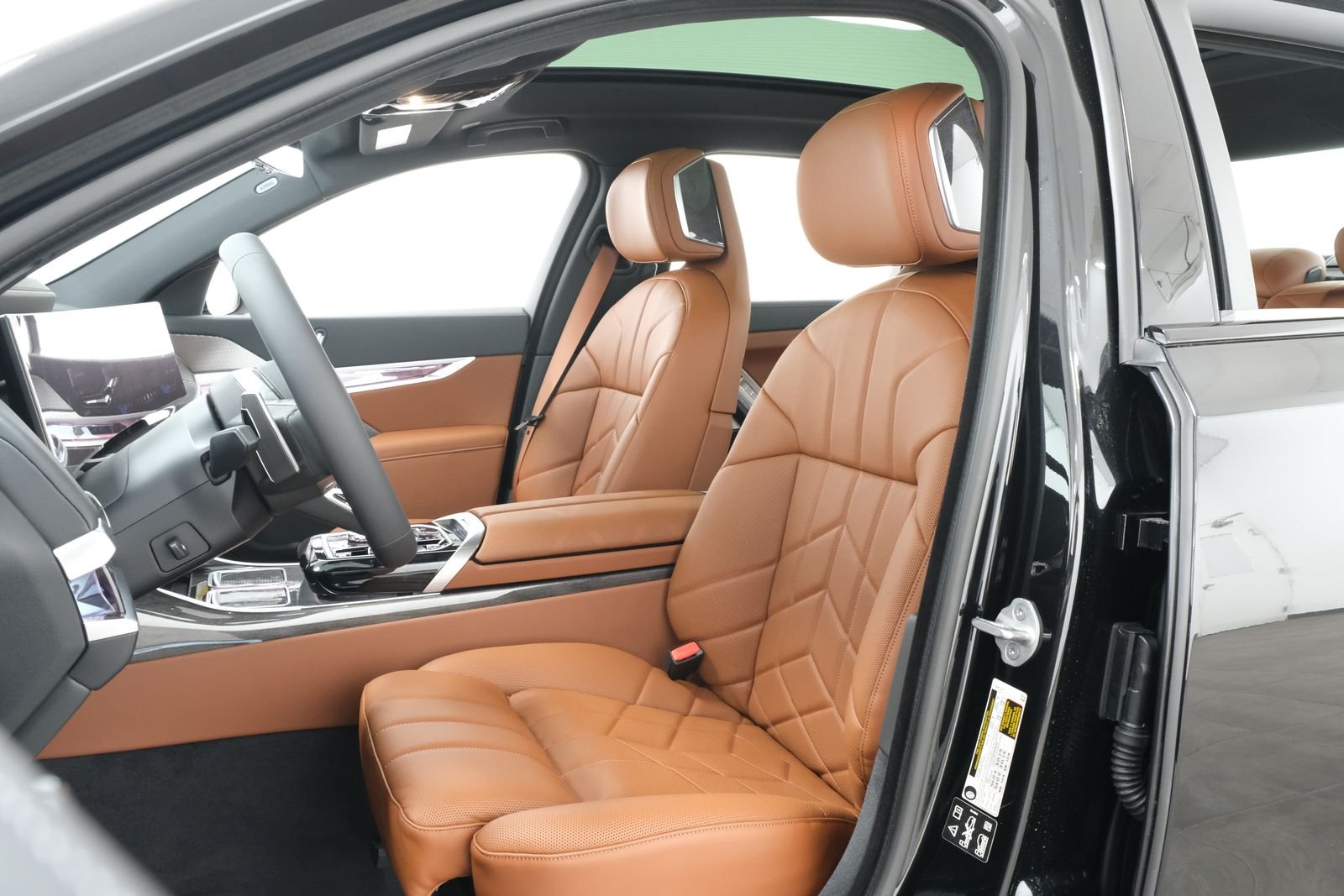 New 2026 Black Sapphire Metallic BMW 760i xDrive image 46