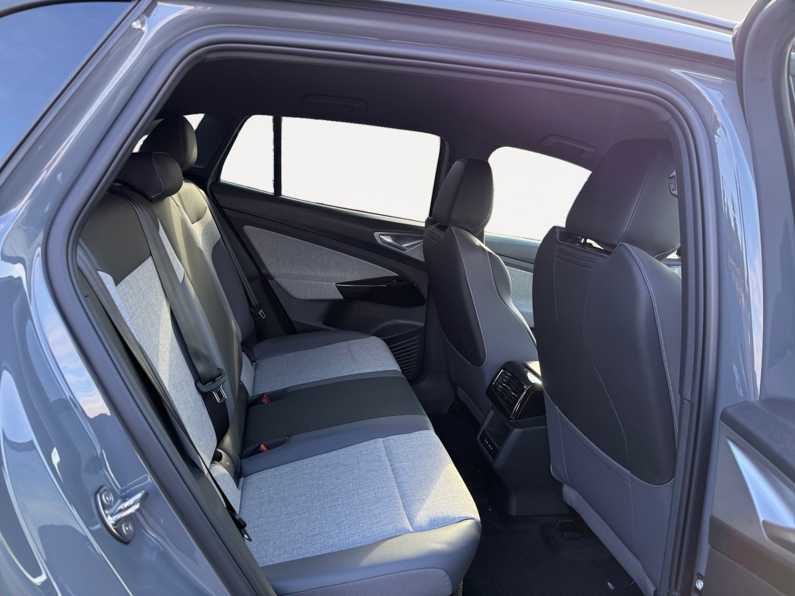 New 2025 Pure Gray Volkswagen Pro image 18