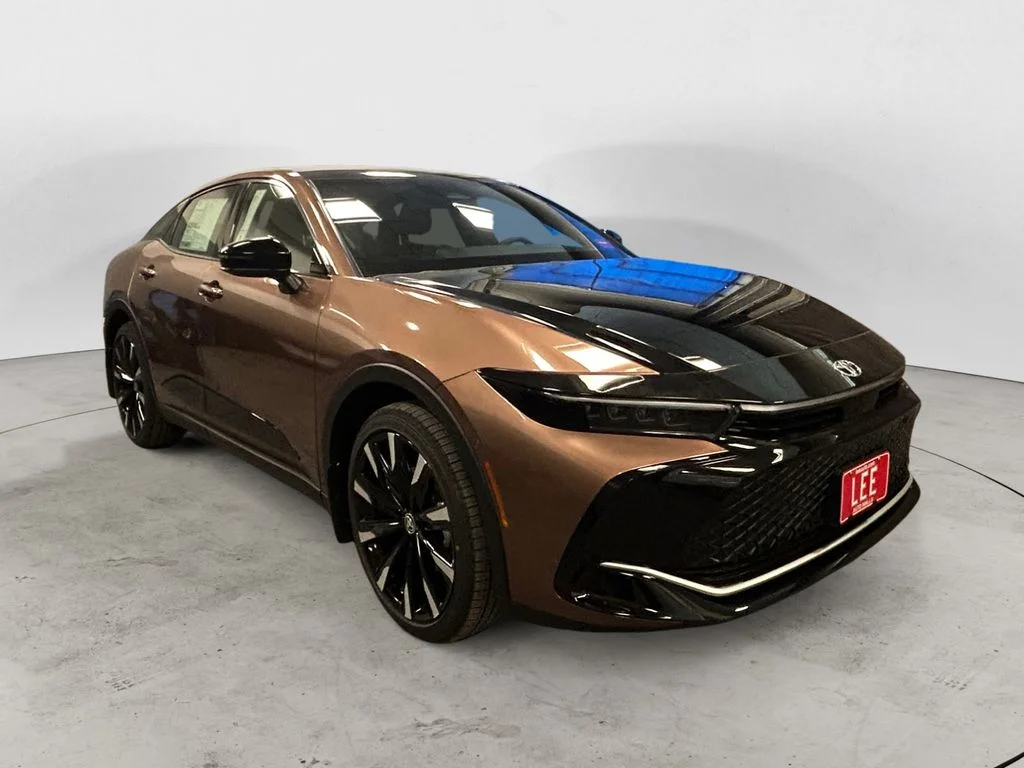 New 2026 Bronze Age with Black bi-tone Toyota Platinum image 7