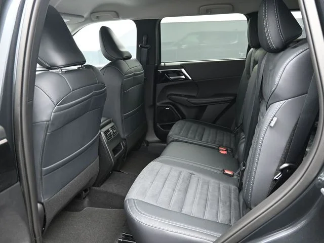 New 2026 Gray Mitsubishi SE 1.5T 2WD image 10