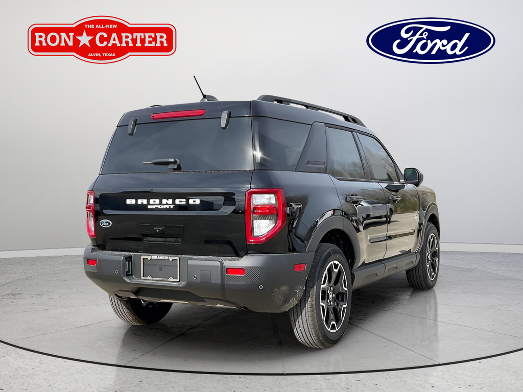 New 2025 Shadow Black Ford Outer Banks image 5