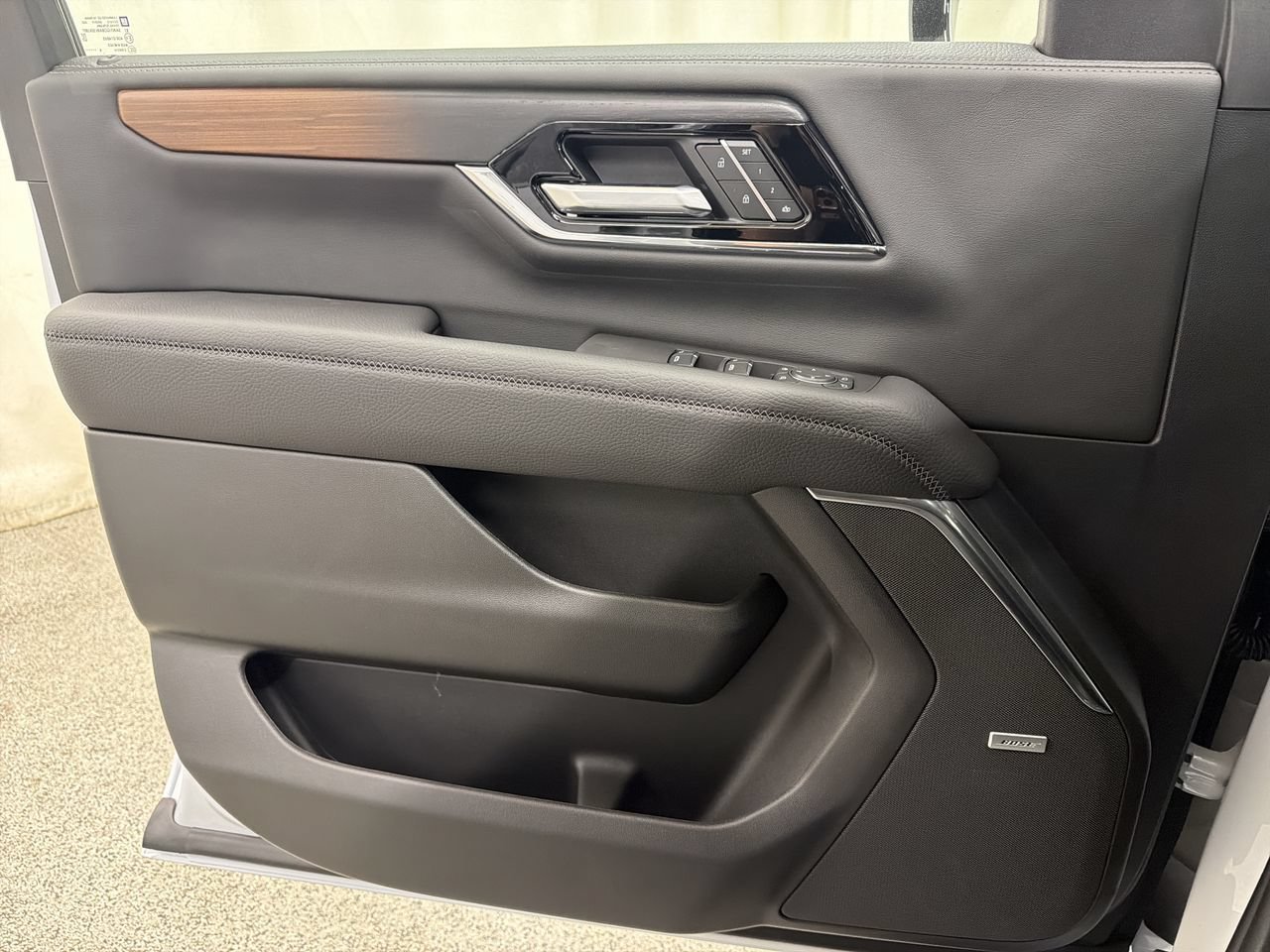 2026 GMC Yukon XL Denali - Photo 18