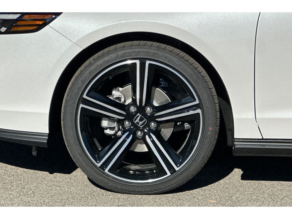 New 2026 Platinum White Pearl Honda SE image 32