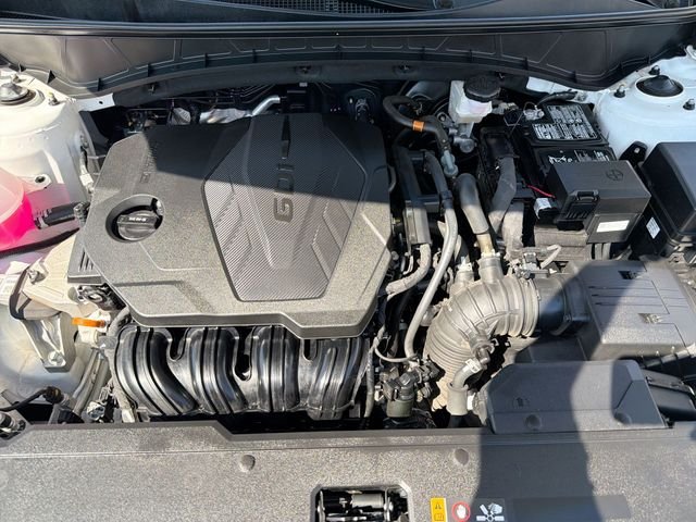 Used 2025 White Hyundai SEL Convenience image 20