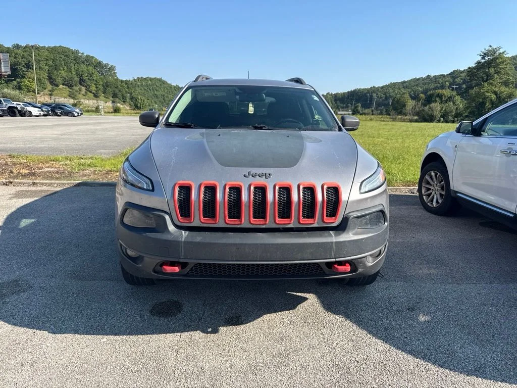 Used 2018 Billet Silver Metallic Jeep Trailhawk image 6