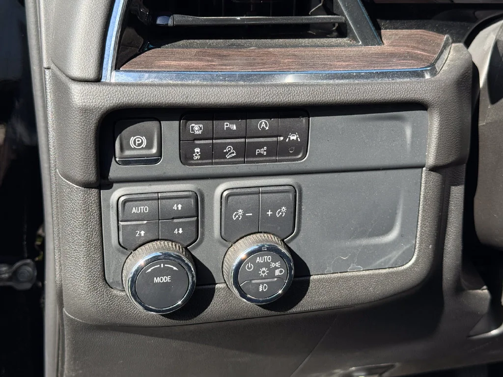 Used 2025 Black Chevrolet Z71 image 7