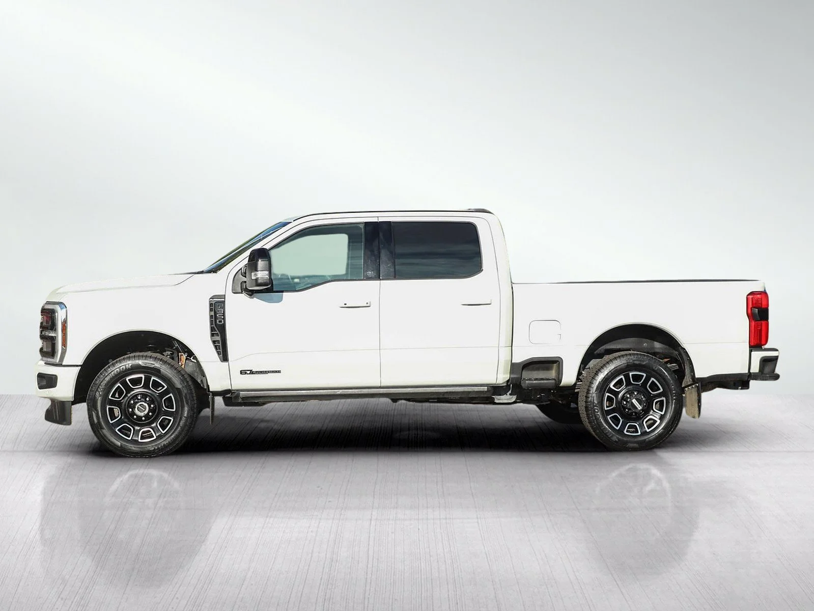 Used 2025 Ford F-350 Super Duty Platinum with VIN 1FT8W3BT4SEC28681 for sale in Wayzata, Minnesota