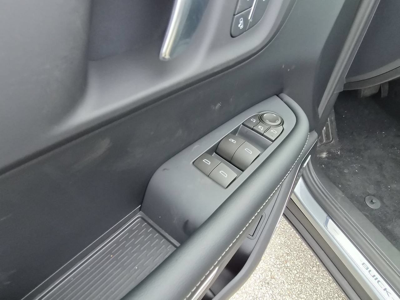 2027 Buick Enclave Preferred - Photo 23